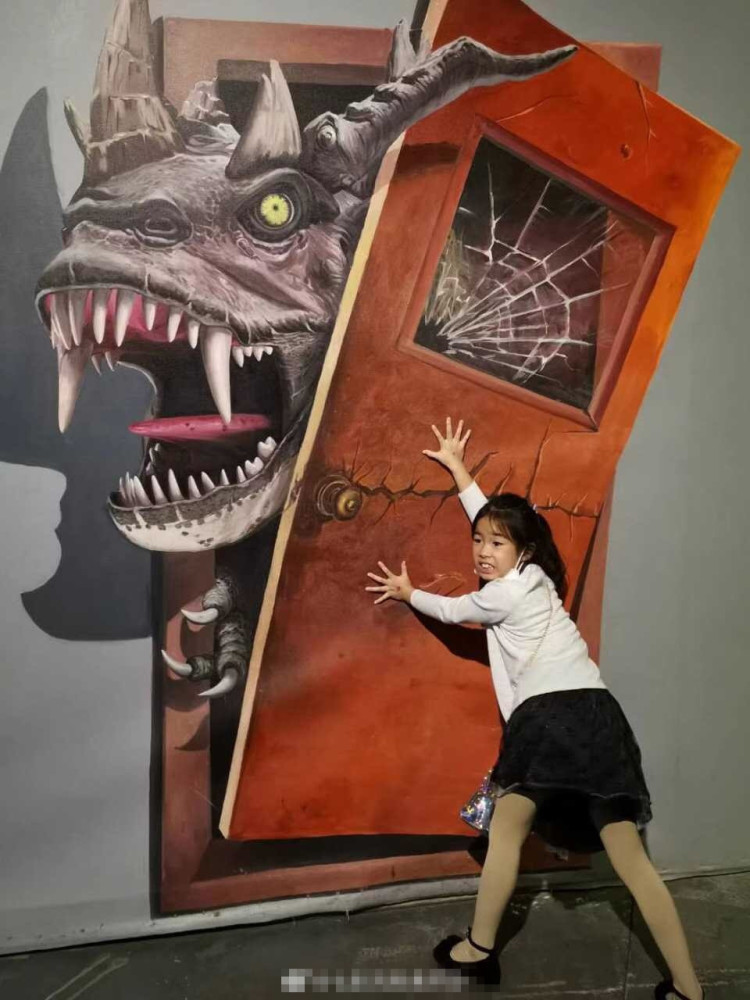 黄奕|黄奕带女儿看画展，7岁黄芊玲越长越像黄毅清，表情超多变“戏精”