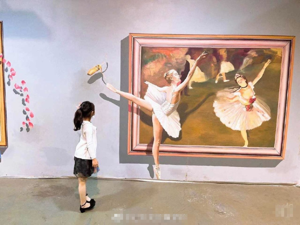 黄奕|黄奕带女儿看画展，7岁黄芊玲越长越像黄毅清，表情超多变“戏精”