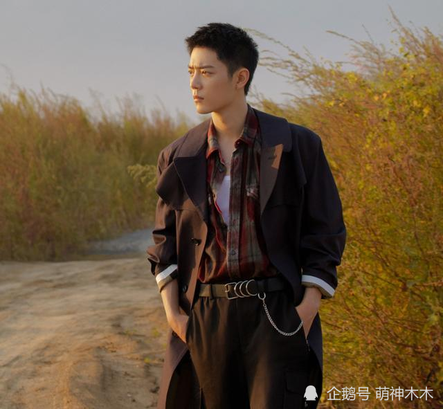 肖战|肖战生日排面足！无人机庆贺引近千人围观，品牌装满车产品送剧组