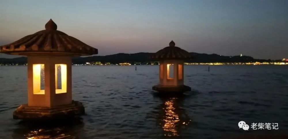 卓文君|赏月赏诗赏美女：不会喝酒，还能叫诗人吗？