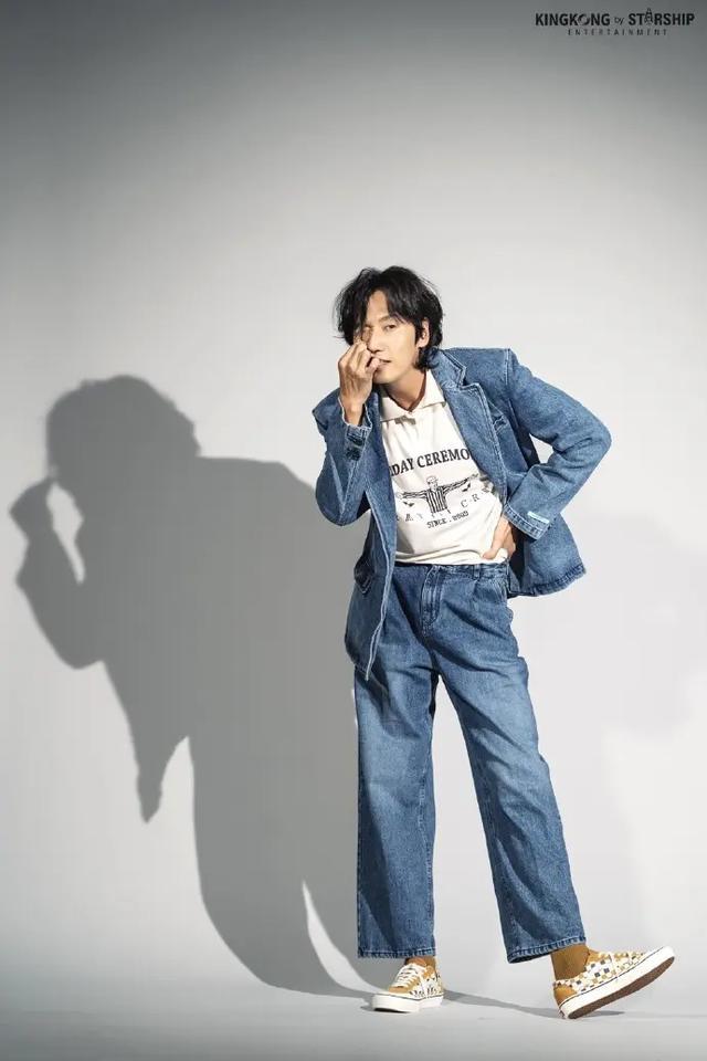 runningman最新资讯:李光洙帅气画报公布!