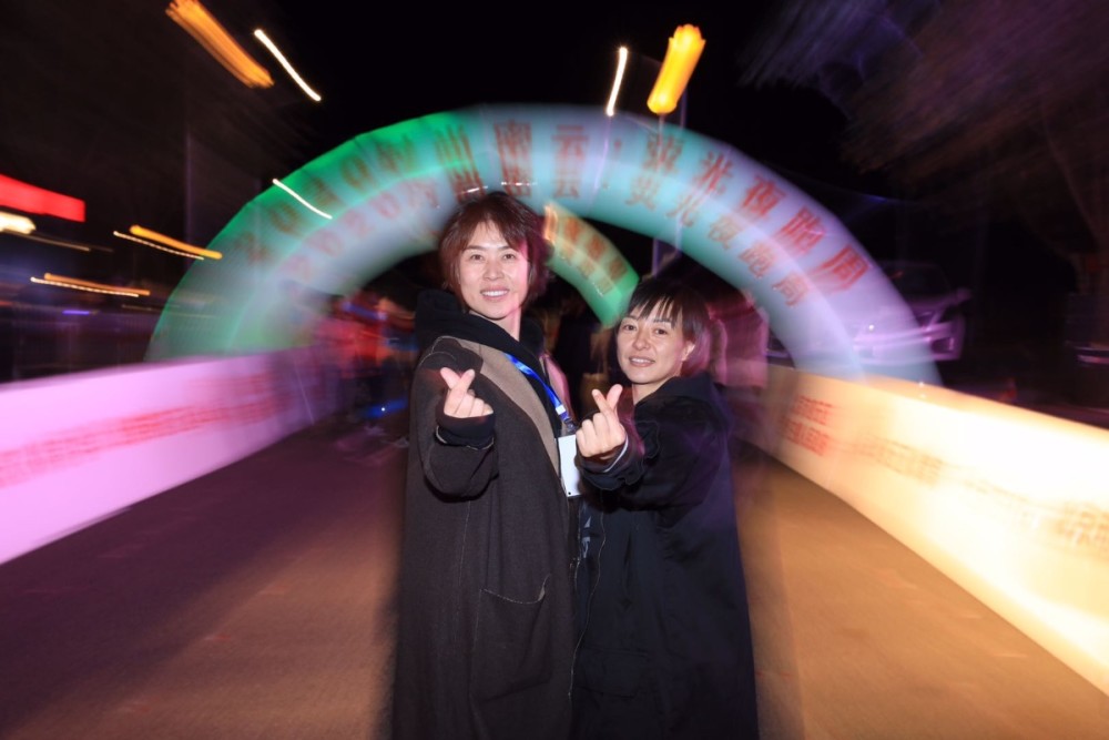 夜跑|感受炫彩的夜晚 密云荧光夜跑周跑出新模式