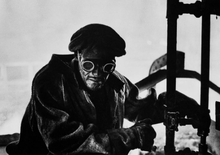 尤金舒美克|史上“死”的最远的一个人，如今已经不在地球上，快要飘出太阳系