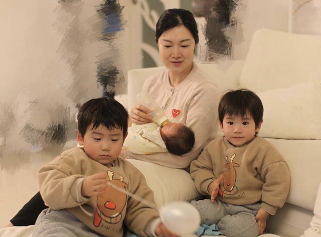 叶翠翠|港姐叶翠翠携儿子家中嬉戏，九千万豪宅曝光，离巢做KOL越发富贵