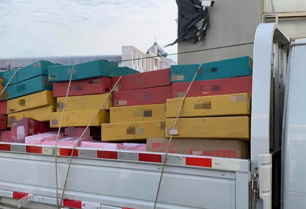 肖战|生日当天极具排面！不愧是肖战！