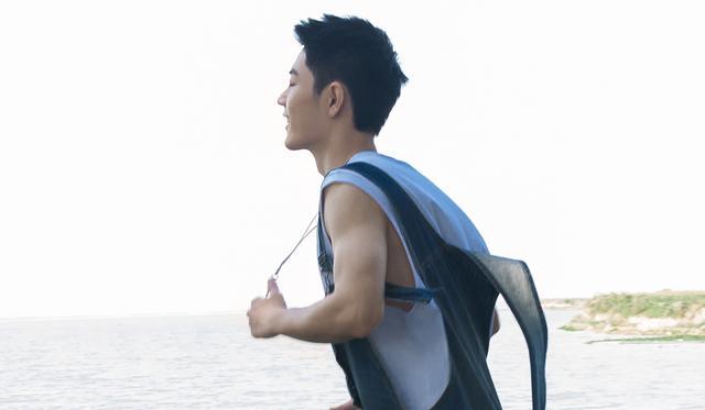 肖战|肖战29岁生日发文，被人调侃是提线木偶，他能否做真正自己？