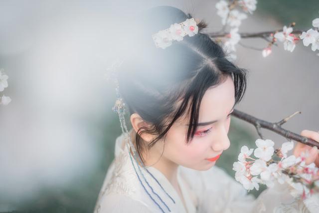 青玉案·元夕|欧阳修一首元夕词，朴素平淡，却无比隽永凄美