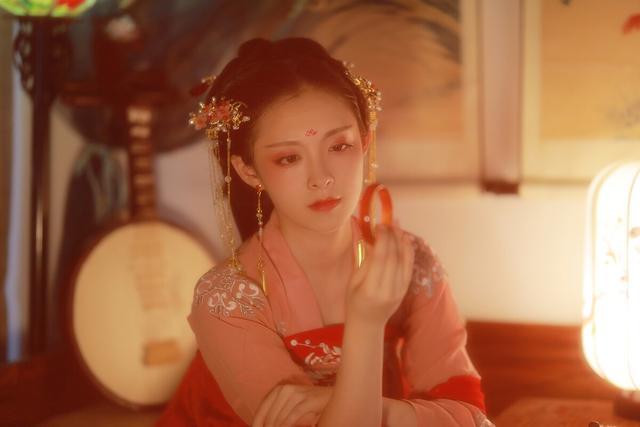 青玉案·元夕|欧阳修一首元夕词，朴素平淡，却无比隽永凄美