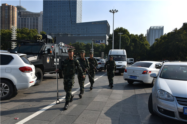 密集地加強部署延伸工作區域武警北京總隊執勤第六支隊的官兵們擔負