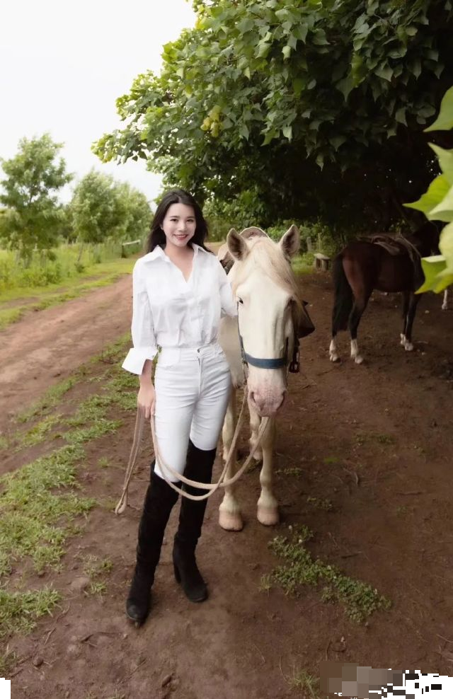 余晚晚|同样叫晚晚，一个费尽心机换来众人嘲，她却让人酸得心服口服