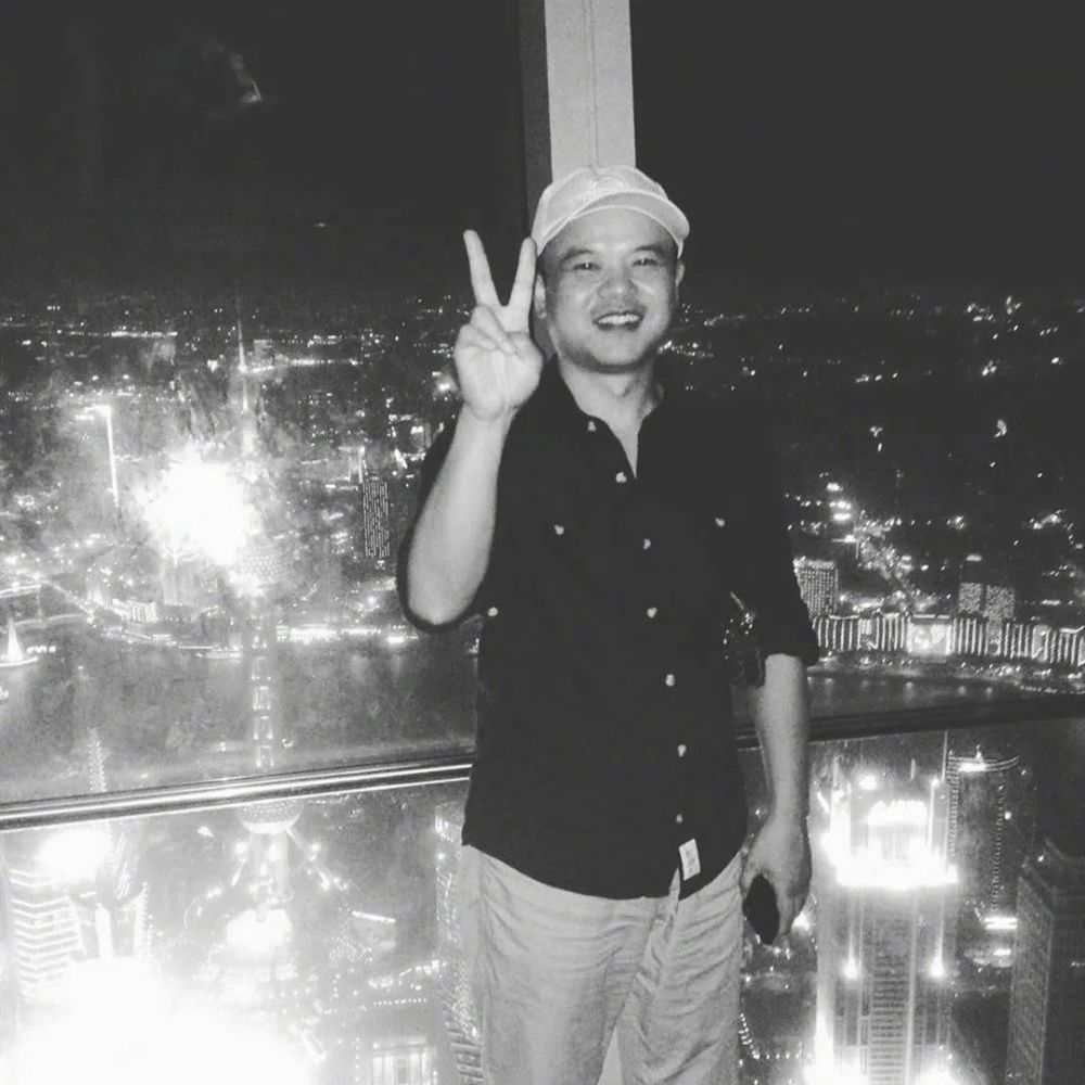 黄子韬|黄子韬接手爸爸工作，凌晨一点还与员工交涉，挑起大梁的他成熟了