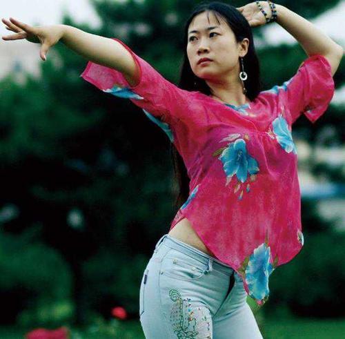 芙蓉姐姐|曾经丑态百出的她，如今身价过亿，气质出众，身材火辣