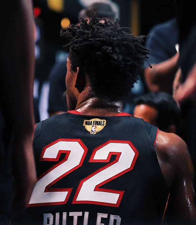 九年前吉米巴特勒的选秀报告,当时他被认为没特点,只能当角色球员