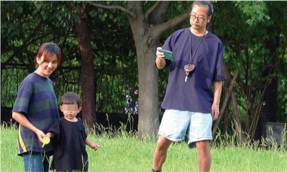 陈意涵|陈意涵与导演丈夫带娃野餐，儿子正面曝光，没能遗传妈妈美貌