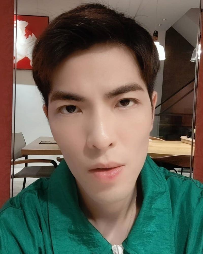 黄鸿升|黄鸿升全家刺青悼念小鬼，萧敬腾将现身“地球上最浪漫的”追思会