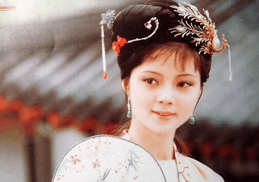 林黛玉|林黛玉是金陵十二钗之冠？细读《红楼梦》后发现，其实并不是