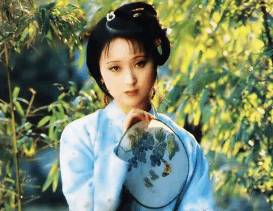 林黛玉|林黛玉是金陵十二钗之冠？细读《红楼梦》后发现，其实并不是