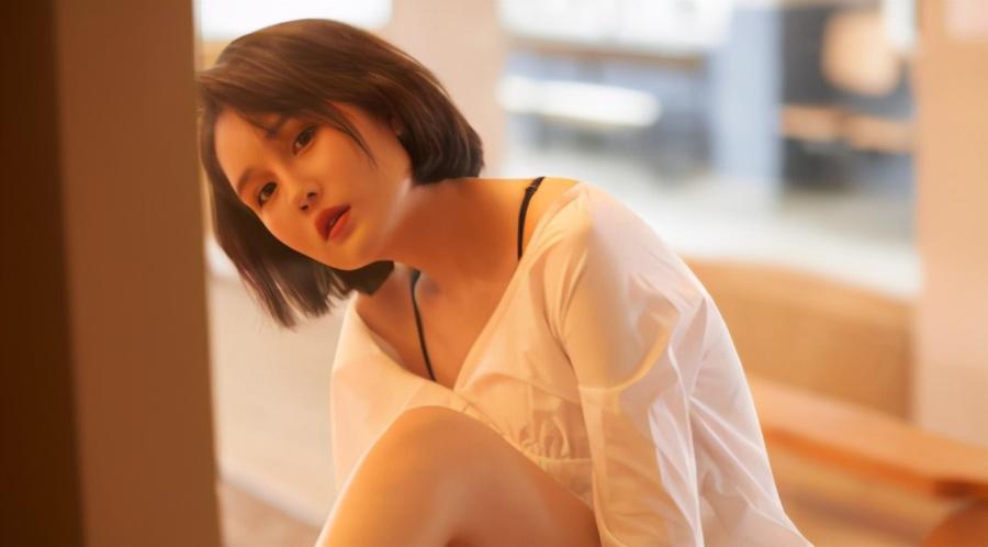 赵本山|赵本山被“女粉丝”拥抱强吻，徒弟粗暴扯头发，结局反转很意外