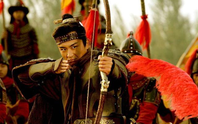 宋江|《水浒传》里，宋江和花荣的关系有多诡异？超出常人认知