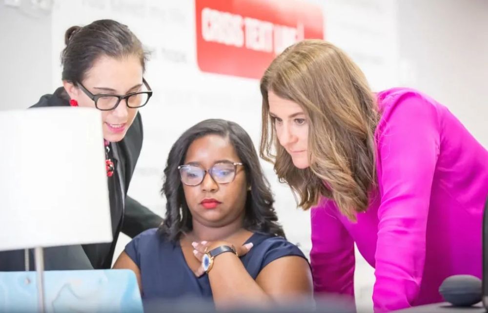 梅琳达·盖茨|嫁给世界首富，生儿育女成为全职太太的她，后悔了？