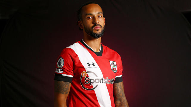 官方:南安普顿租借签下沃尔科特