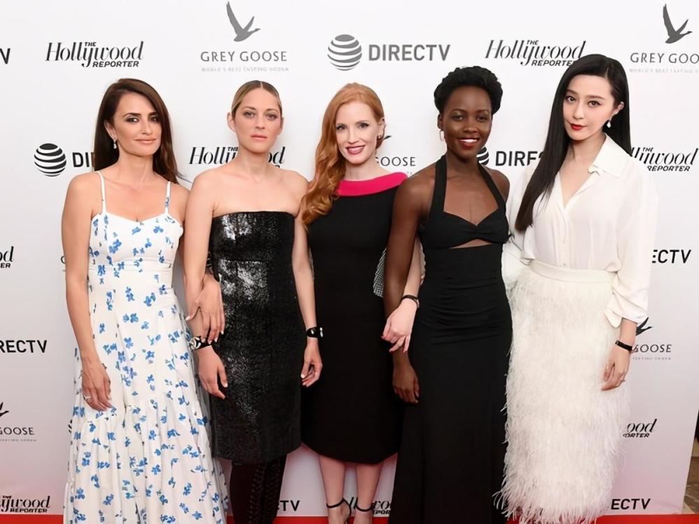 范冰冰|范冰冰新电影定档，在海报中只能靠边站，复出之后还能重回一线吗