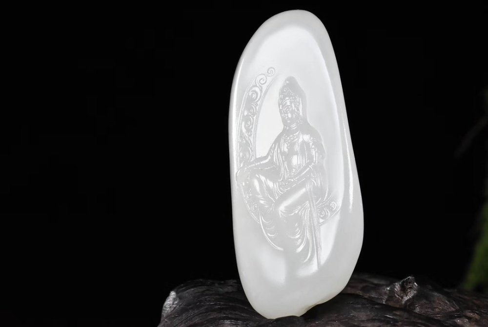 和田玉|如何“养玉”能让你的玉越戴越漂亮，润泽？