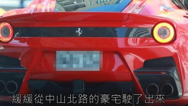 小海豚|林心如连晒三张与霍建华恩爱合照放闪，女儿小海豚带钻石手链出镜