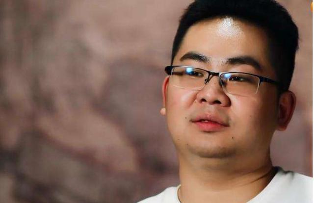 lol小漠谈主播圈只佩服pdd和智哥小苍赚了很多却遇人不淑