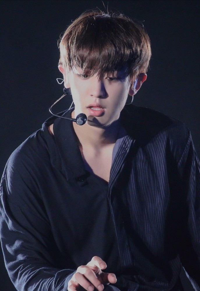 都2020年了还是会被的朴灿烈美貌震到