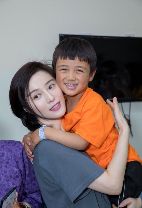 范冰冰|范冰冰官宣《355》上线，沉寂两年终复苏，复出之路稳扎稳打