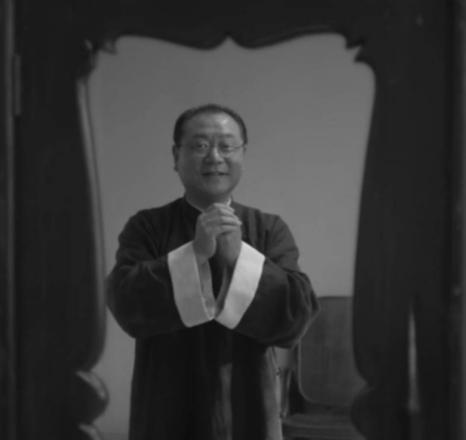 范伟|58岁范伟拍戏连淋四天雨，喜剧人到影帝，转型的他依旧很牛