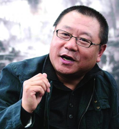 范伟|58岁范伟拍戏连淋四天雨，喜剧人到影帝，转型的他依旧很牛