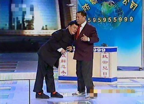 范伟|58岁范伟拍戏连淋四天雨，喜剧人到影帝，转型的他依旧很牛