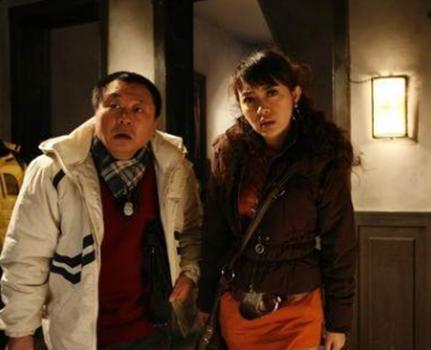 范伟|58岁范伟拍戏连淋四天雨，喜剧人到影帝，转型的他依旧很牛