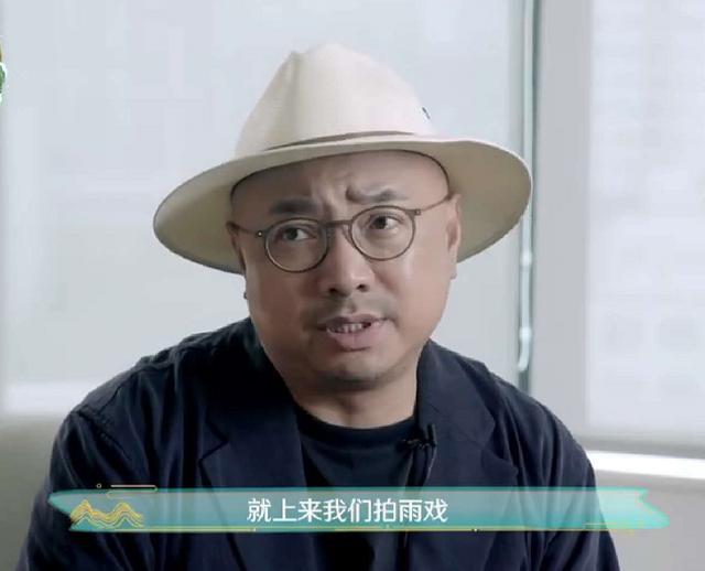 范伟|58岁范伟拍戏连淋四天雨，喜剧人到影帝，转型的他依旧很牛