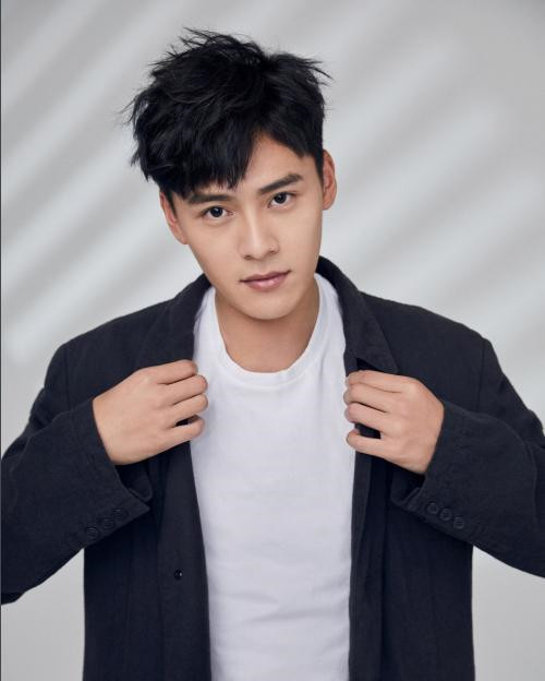 《离人心上》演员换上日常装,你还能认出他们吗,都是帅哥美女