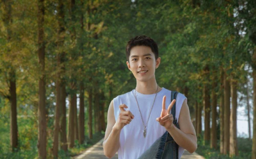 肖战|明星工作室有多重要？肖战公关混乱，张艺兴工作室文案有水平