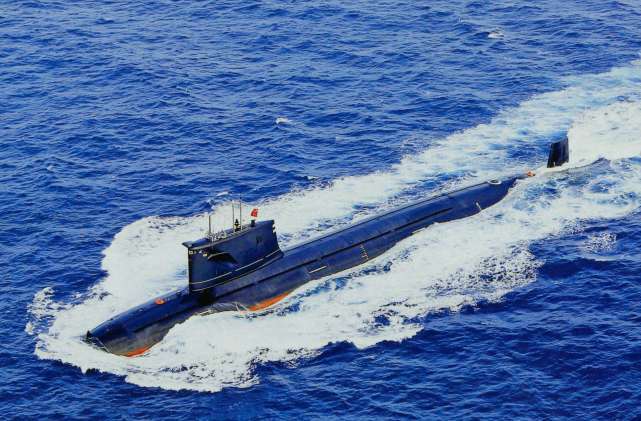 潜艇兵上厕所时脖子上为啥要挂块铜牌教训太深刻全球引以为戒