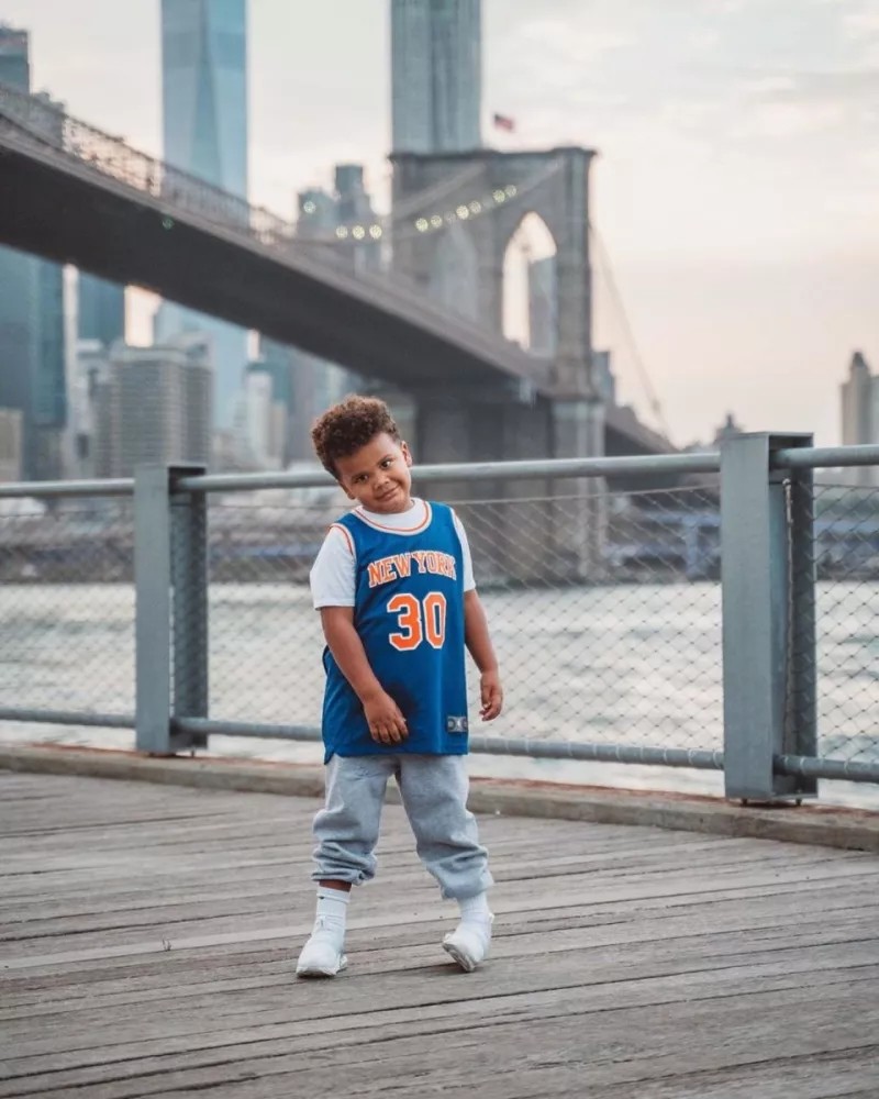 兰德尔儿子在比赛中放倒队友吓坏众人_腾讯新闻