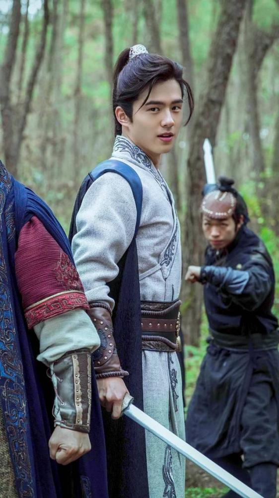 票房|他是95后首位电影票房破百亿的演员，被质疑当不了男主，翻车了？