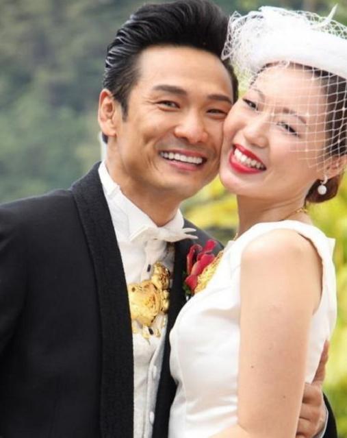 杜德伟|58岁杜德伟为儿子庆生，老来得子太幸福，娶小娇妻被嘲比岳母大