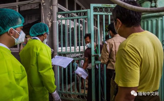 缅甸仰光大量人员为等候检测而聚集,风险大,急需规范