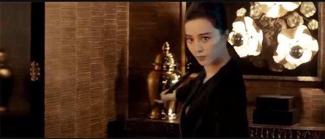 范冰冰|范冰冰新片预告太飒，女神红裙束发太美，打戏身手敏捷有看头