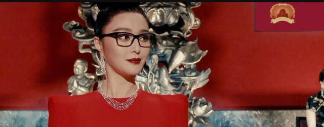 范冰冰|范冰冰新片预告太飒，女神红裙束发太美，打戏身手敏捷有看头