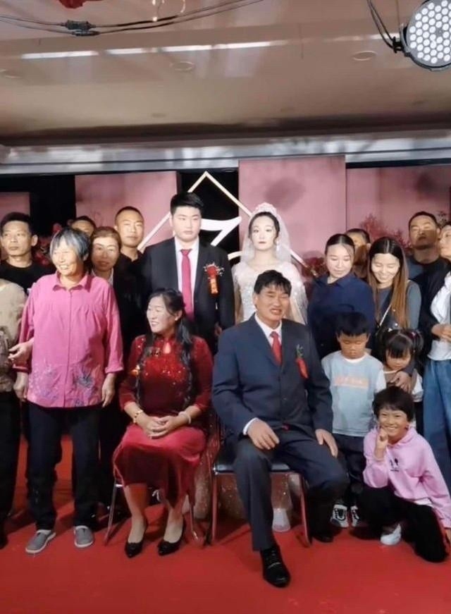 朱之文|“草根明星”大衣哥低调，儿子结婚排场不大，疫情却捐款140万