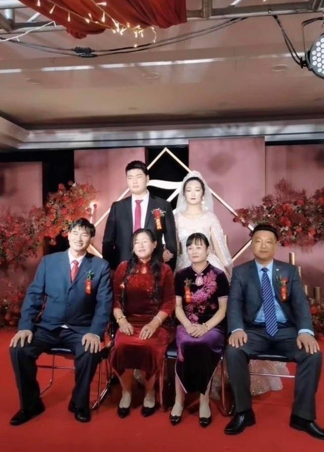 朱之文|“草根明星”大衣哥低调，儿子结婚排场不大，疫情却捐款140万