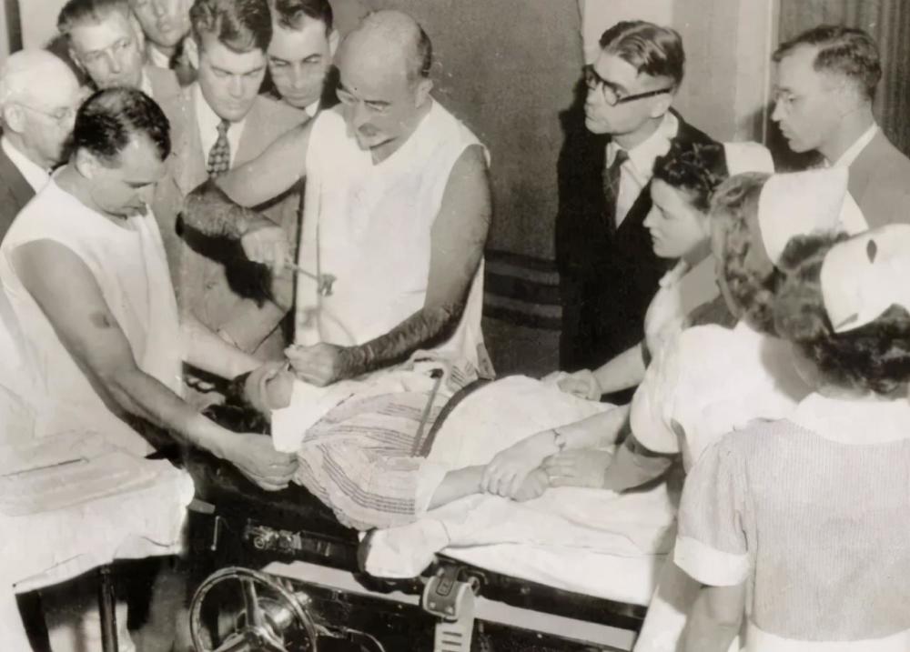 诺贝尔|这位医生发明这项手术，获得诺贝尔生物学或医学奖，也毁了上万人