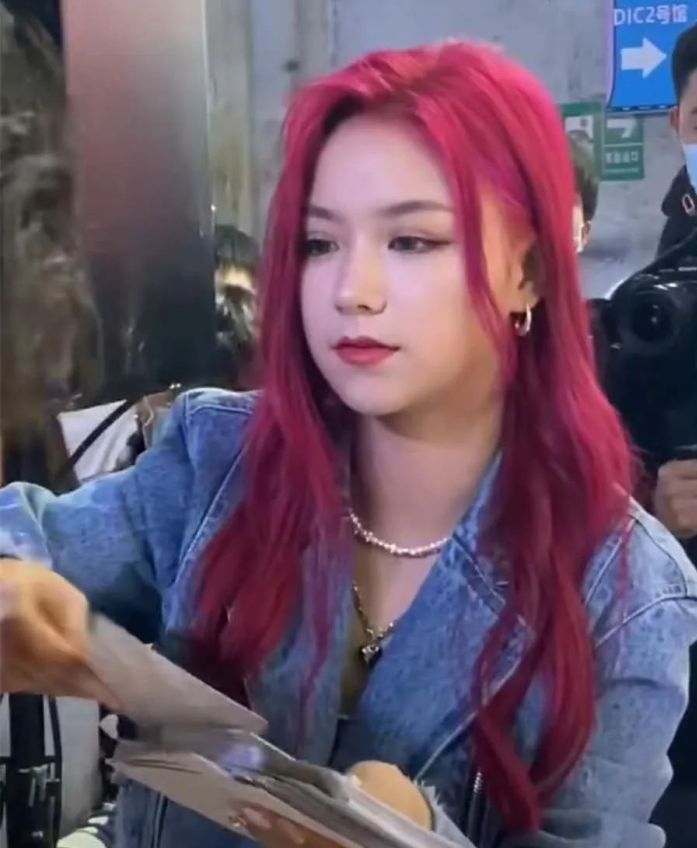 刀小刀线下亮相0距离颜值曝光众人惊呆