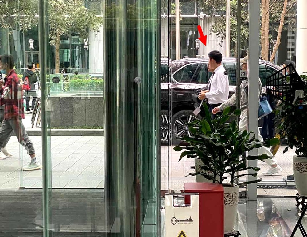 赵丽颖|网友偶遇赵丽颖罗晋拍戏，曝颖宝“特别瘦”，目测身高160厘米